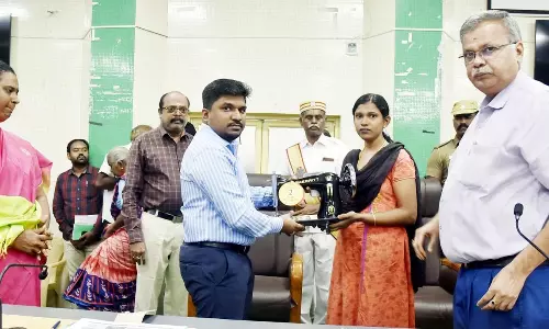 விளையாட்டு, இலக்கிய போட்டிகளில் வெற்றி பெற்ற மாணவர்களுக்கு பரிசு