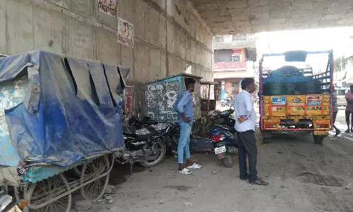 மதகடிப்பட்டில் போக்குவரத்து நெரிசல்