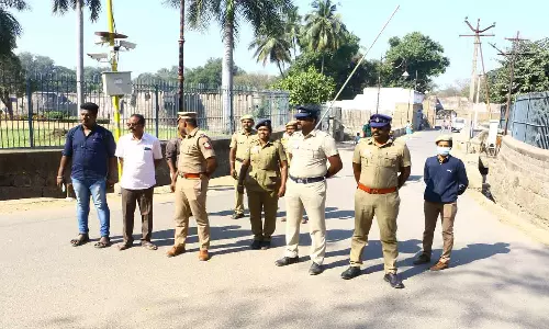 வேலூர் கோட்டையில் காதல் ஜோடிகளுக்கு அனுமதி மறுப்பு