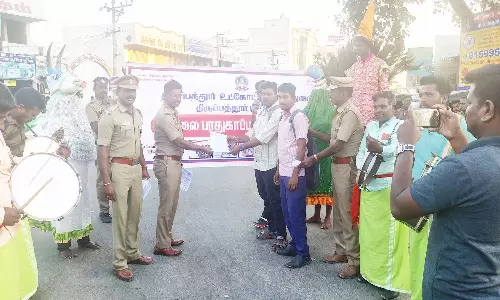 கலை நிகழ்ச்சிகள் நடத்தி விழிப்புணர்வு ஏற்படுத்திய போலீசார்