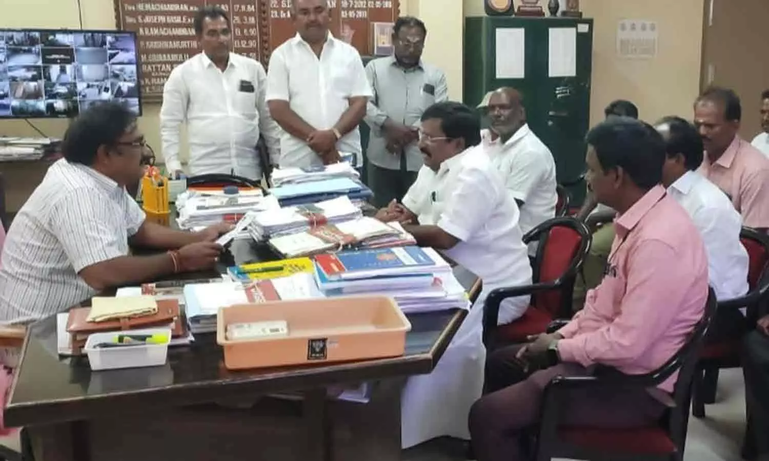 பி.ஆர்.டி.சி. ஊழியர்கள் கோரிக்கையை நிறைவேற்ற வேண்டும்-தி.மு.க. வலியுறுத்தல் பி.ஆர்.டி.சி. ஊழியர்கள் கோரிக்கையை நிறைவேற்ற வேண்டும்-தி.மு.க. வலியுறுத்தல்