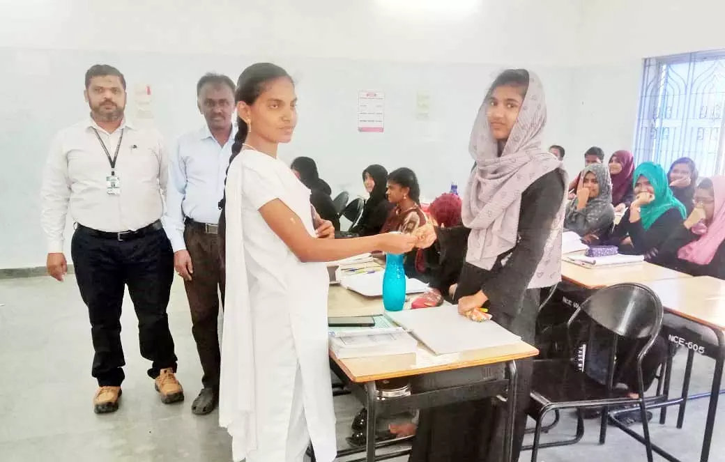 நெல்லை பொறியியல் கல்லூரியில் விழிப்புணர்வு நிகழ்ச்சி நெல்லை பொறியியல் கல்லூரியில் விழிப்புணர்வு நிகழ்ச்சி