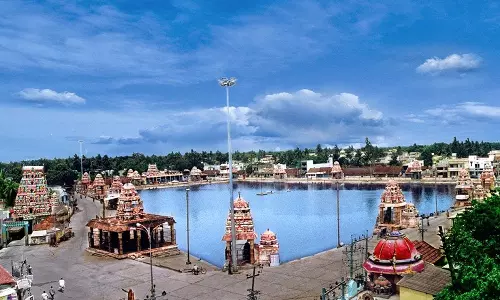 கும்பகோணம் மகாமக குளத்தில் உள்ள தண்ணீரை வெளியேற்ற கூடாது: பக்தர்கள் கோரிக்கை