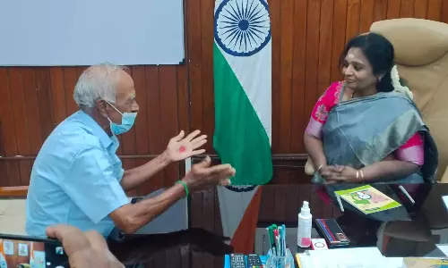 புதுவையில் அரசு அலுவலகங்களில் நடந்த மக்கள் சந்திப்பு நிகழ்ச்சி- கவர்னர் மாளிகையில் தமிழிசை குறைகேட்டறிந்தார்