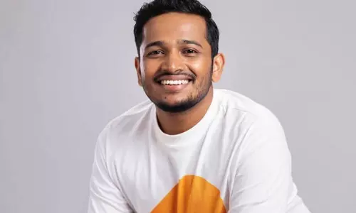வீட்டின் புதிய வருகையை அறிவித்த மின்னல் முரளி பட இயக்குனர்