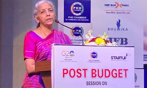 மாநிலங்கள் ஒப்புக்கொண்டவுடன் ஜிஎஸ்டி வரம்பில் பெட்ரோலியப் பொருட்கள் வரும்- நிர்மலா சீதாராமன்