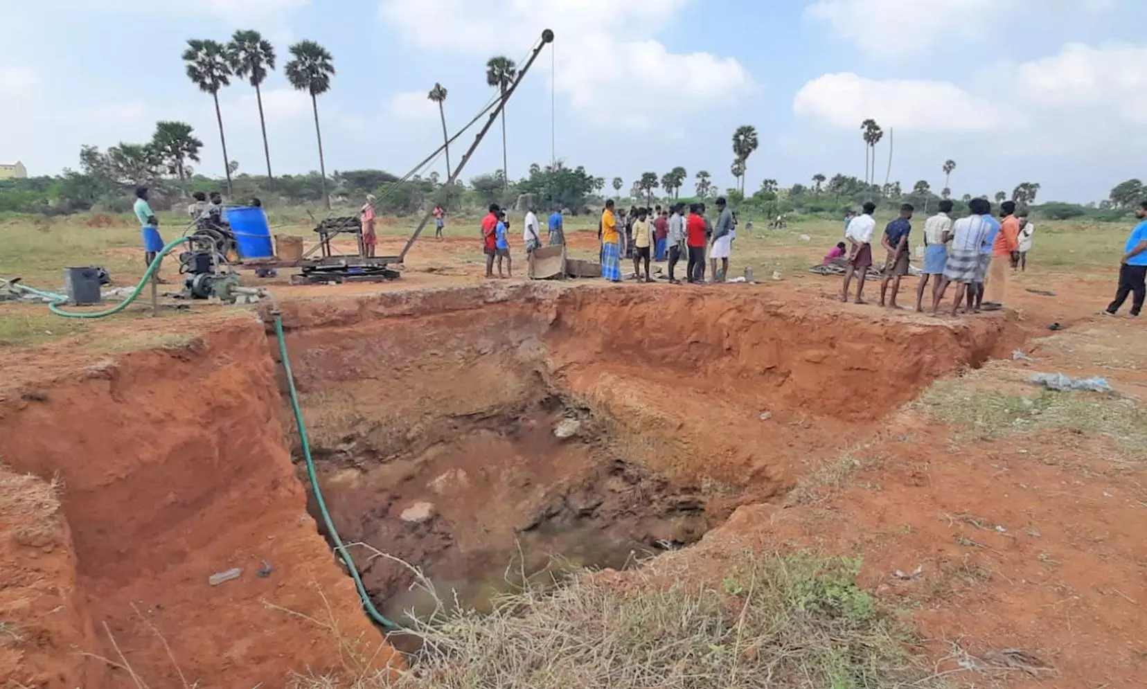 ஆலங்குளத்தில் கிணறு தோண்டும்போது வெடி வெடித்து 3 பேர் பலி