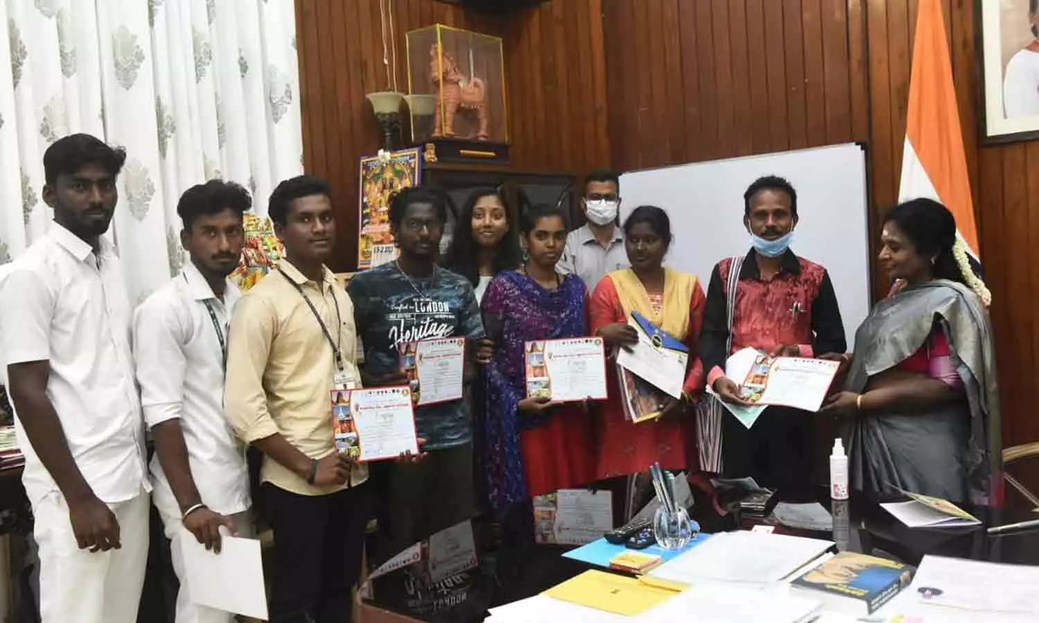 இளைஞர் அமைதி முகாமில் பங்கேற்றவர்களுக்கு-கவர்னர் தமிழிசை பாராட்டு