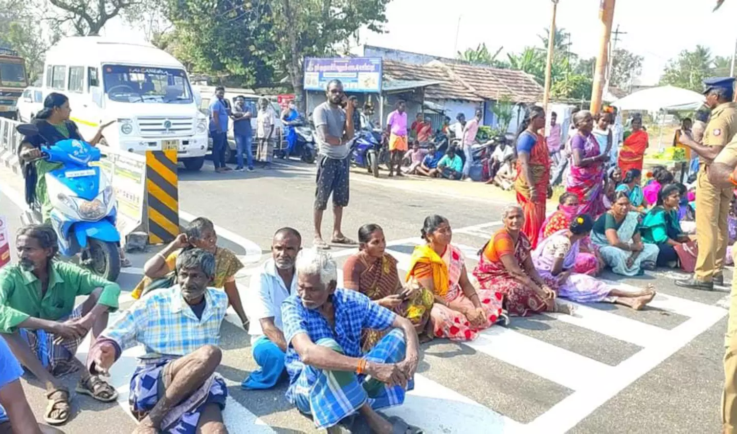 பொதுமக்கள் `திடீர் சாலை மறியல்