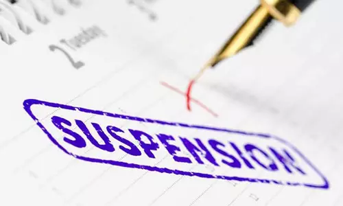 ஆண்டிபட்டி அருகே ரேசன்கடையில் முறைகேடு;  2 பேர் சஸ்பெண்டு