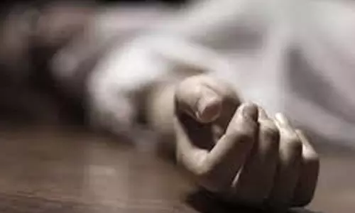 அடையாளம் தெரியாத மூதாட்டி பிணம்