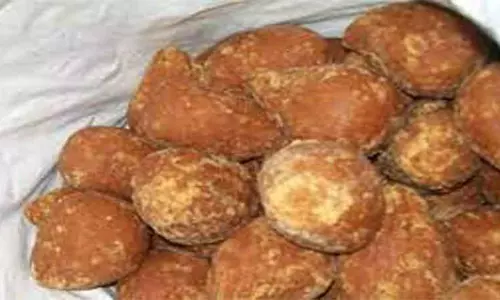 பிலிக்கல்பாளையம் ஏல சந்தையில் அச்சு வெல்லம் விலை உயர்வு