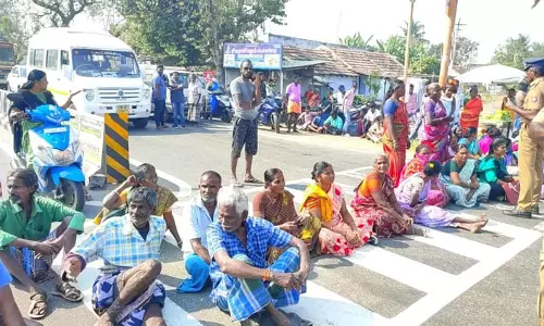 பொதுமக்கள் `திடீர் சாலை மறியல்