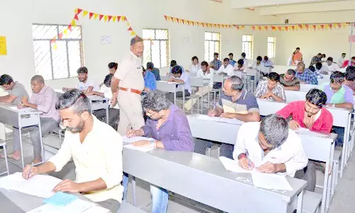 மாணவர்களுக்கு மத்திய அரசு பணி போட்டி தேர்வுகளுக்கான பயிற்சி