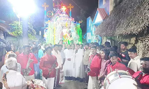 புனித அந்தோணியார் ஆலயத்தில் தேர்பவனி