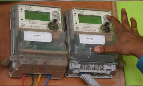 குறு, சிறு தொழிற்சாலைகள் தொடங்குவதற்கான மின் இணைப்பை விரைவாக வழங்க வேண்டும்