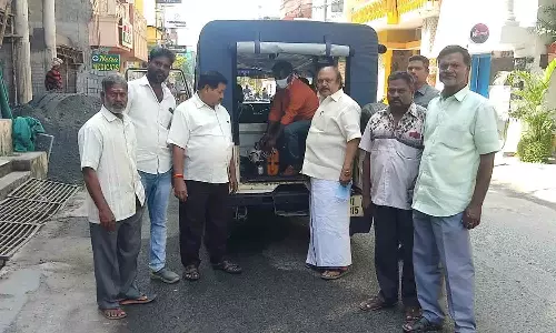 வாகனம் மூலம் கொசுமருந்து அடிக்கும் பணி-கென்னடி எம்.எல்.ஏ. தொடங்கி வைத்தார்