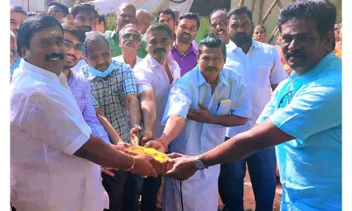 ரூ.6லட்சம் செலவில் புதிய சாலை-எதிர்கட்சி தலைவர் சிவா தொடங்கி வைத்தார்