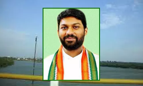 கருமேனி ஆற்று தடுப்பணையில் மதகுகள் அமைக்க வேண்டும்- அமைச்சர் துரைமுருகனிடம் ஊர்வசி அமிர்தராஜ் எம்.எல்.ஏ. மனு