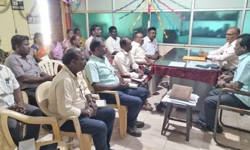 இணையதளம் வழியாக மின்கட்டணம் செலுத்த விழிப்புணர்வு - மின்வாரிய ஊழியர்கள் கூட்டத்தில் உத்தரவு