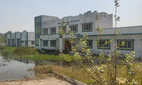 சூளகிரியில் செயல்படாமல் உள்ள வேளாண்மை அலுவலக கட்டிடம்