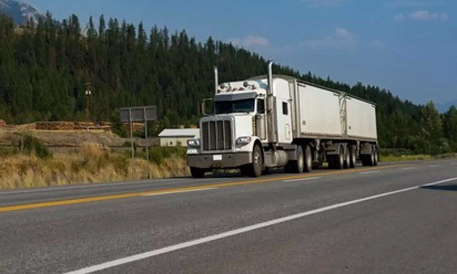 பல்கேரியாவில் சோகம் - சரக்கு லாரி கண்டெய்னரில் 18 ஆப்கானிய அகதிகள் பிணமாக மீட்பு