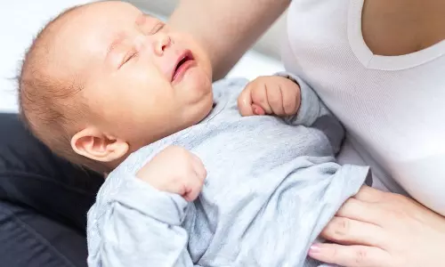 குழந்தை வயிற்று வலியால் தான் அழுகிறது என்பதை எப்படி அறியலாம்...