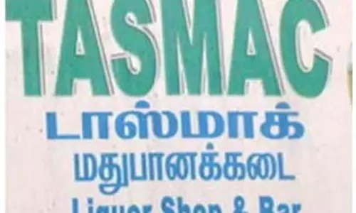 கூகுள் பே மூலம் தான் பணம் செலுத்துவேன்- மதுபானம் தரமறுத்த டாஸ்மாக் விற்பனையாளரை தாக்கி கண்ணாடியை உடைத்த வாலிபர்