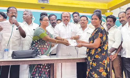 முதியோர் உதவித் தொகை பெற அடையாள அட்டை