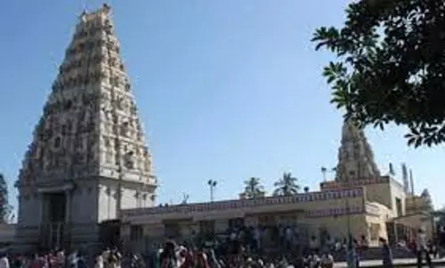 மாதேஸ்வரன் கோவிலுக்கு செல்ல முடியாமல் 2 மாநில பக்தர்கள் தவிப்பு