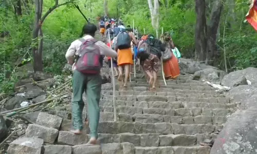 கோவை வெள்ளியங்கிரி மலையேற குவிந்த பக்தர்கள்