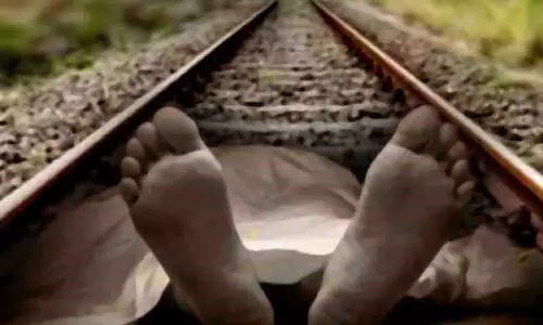 திருப்பூர் அருகே ரெயிலில் அடிபட்டு வாலிபர் பலி