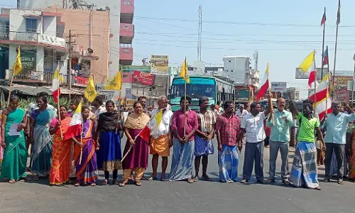 வட மாநில தொழிலாளர்களை கண்டித்து சலூன் கடைகள் அடைப்பு