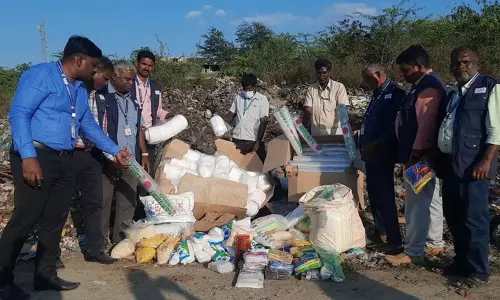 மேல்மலையனூர் கடைகளில் உணவு பாதுகாப்பு துறையினர் ஆய்வு