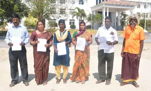 குடும்ப பிரச்சனையில் தலையிட்டு அவதூறு பரப்புகிறார்- ராணுவ வீரர் மீது புகார்