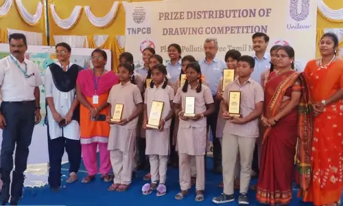 ஓசூர் பேடரப்பள்ளி அரசு பள்ளியில் பரிசளிப்பு விழா