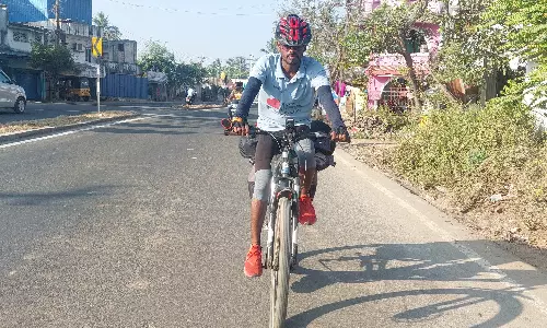 பிளாஸ்டிக் மறுசுழற்சி: ஆந்திர வாலிபர் 50 ஆயிரம் கிலோ மீட்டர் விழிப்புணர்வு சைக்கிள் பயணம்