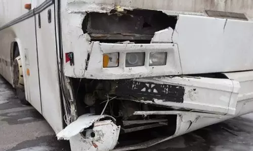 பேருந்து கவிழ்ந்து பயங்கர விபத்து: ஒருவர் பலி- கேரள மாணவர்கள் 16 பேர் படுகாயம்