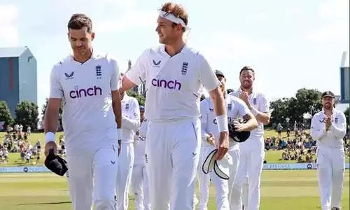 நியூசிலாந்துக்கு எதிரான  முதல் டெஸ்ட் - இங்கிலாந்து அபார வெற்றி