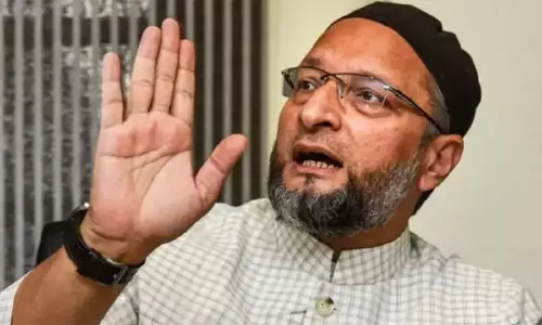 டெல்லியில் உள்ள ஒவைசி வீடு மீது கல்வீச்சு