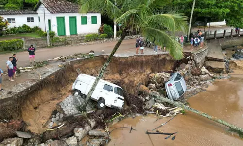 பிரேசிலில் கனமழைக்கு 24 பேர் பலி- பல இடங்களில் நிலச்சரிவு