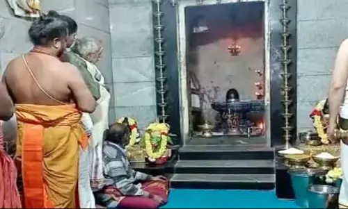 ஊட்டி காந்தல் காசிவிஸ்வநாதர் கோவிலில் மகா சிவராத்திரி விழா