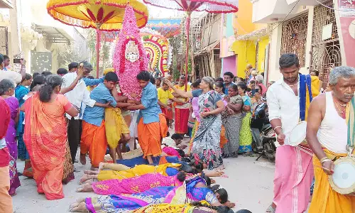 குடியாத்தம் பகுதிகளில் 8 இடங்களில் மயானக்கொள்ளை