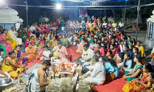 மாணவ, மாணவிகள் தேர்ச்சி பெற சிறப்பு பூஜை