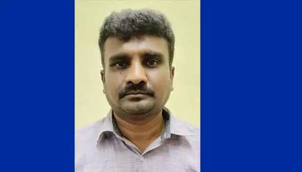 பெண்ணிடம் ரூ.7 லட்சம் மோசடி செய்த அரசு ஊழியர் கைது பெண்ணிடம் ரூ.7 லட்சம் மோசடி செய்த அரசு ஊழியர் கைது