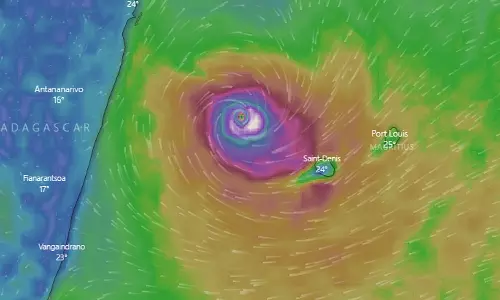 இந்திய பெருங்கடலில் அதி பயங்கர சூறாவளி- மணிக்கு 120 கிலோ மீட்டர் வேகத்தில் காற்று வீச வாய்ப்பு