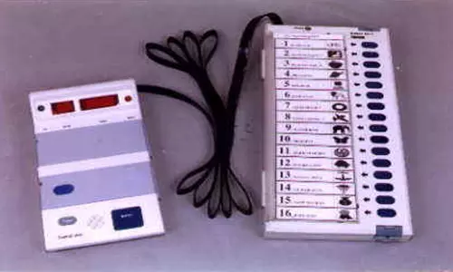 பழைய வாக்குப்பதிவு எந்திரங்களை திரும்ப ஒப்படைக்க நடவடிக்கை