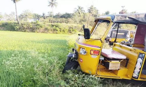 பஸ் - ஆட்டோ மோதி விபத்து