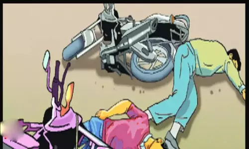 பைக்குகள் மோதல்; வாலிபர் பலி