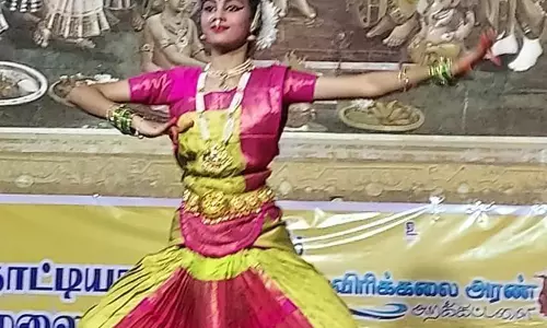 பரதநாட்டியம் ஆடி பாராட்டைப் பெற்ற 12வயது சிறுமி.